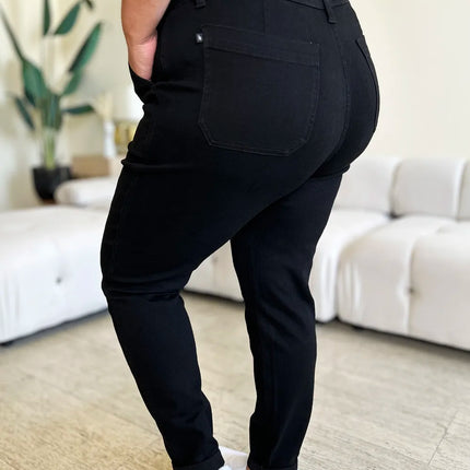 06070bc2-1f4a-4efe-8437-2e2079b0b92c-Max