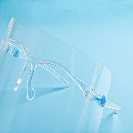 Anti-fog and anti-spray mask