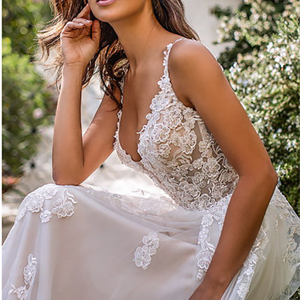 New Slim And Deep V Suspender Light Wedding Dress