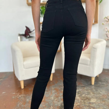 52df867a-e405-4d72-b0e6-5cc83cb976a6-Max