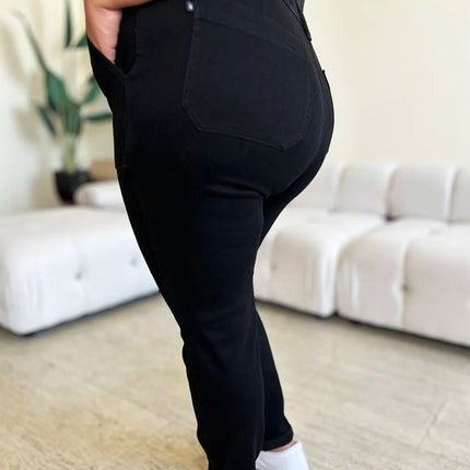 5385cdd0-d211-408d-9a8f-3a0645e0d9c3-Max