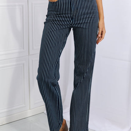 59a430e75292480097ca98700e37b79d-Max