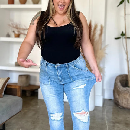 6961a3c4-a70d-45c1-a0d5-6baabe967d4b-Max