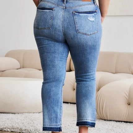 8af2b7de-db0b-4550-ae57-035567179a5b-Max